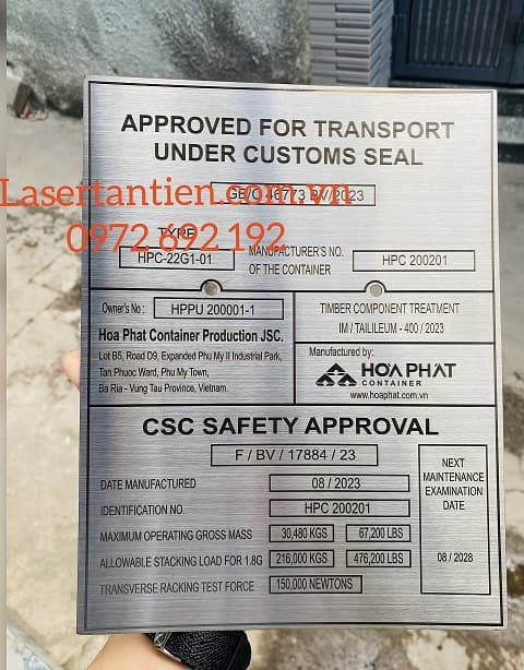 Khắc laser lên tem inox