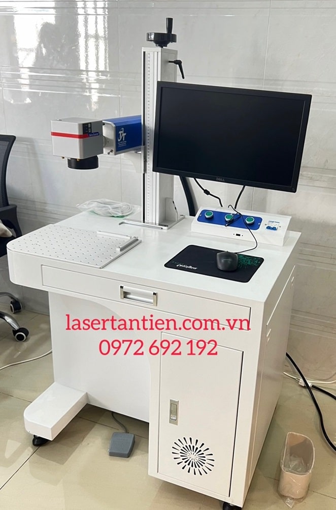 Máy khắc laser kim loại cung cấp đến khách hàng